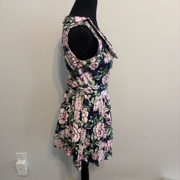 Hearts and Roses Carnation Mini Dress Size 14 - Picture 4 of 11